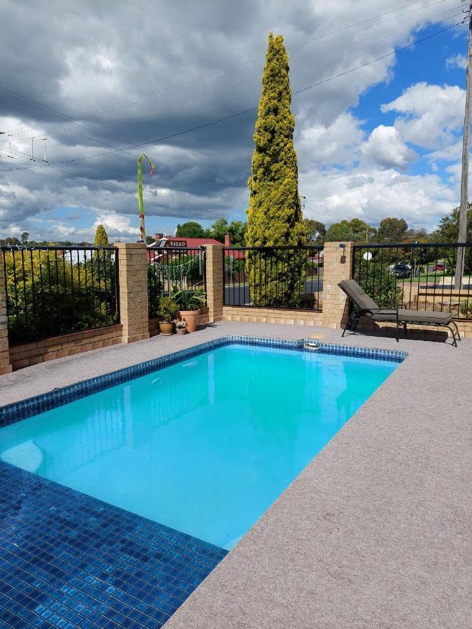 Settlers Motor Inn Tenterfield Buitenkant foto