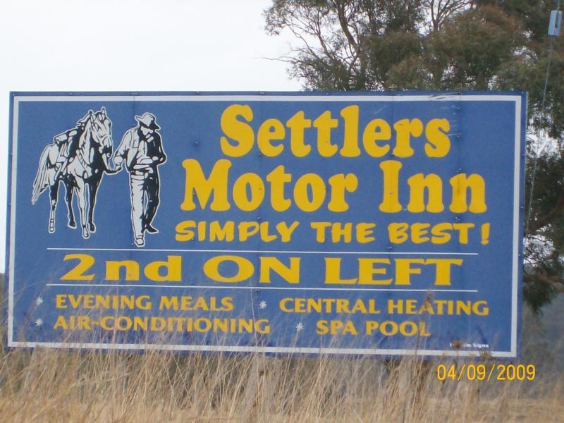 Settlers Motor Inn Tenterfield Buitenkant foto